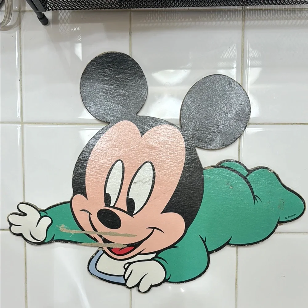 Minnie Mouse Wall Decor with Red Bow